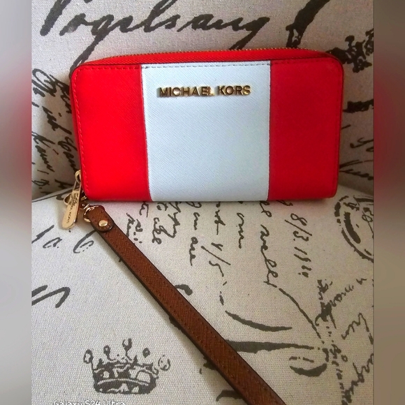 Michael Kors zip large wallet in orange/white - Picture 1 of 12